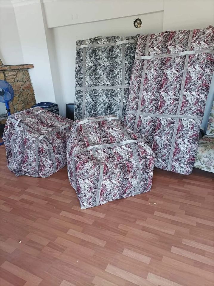 Zeytinli'de ekip halinde düzenli eşya taşıma
