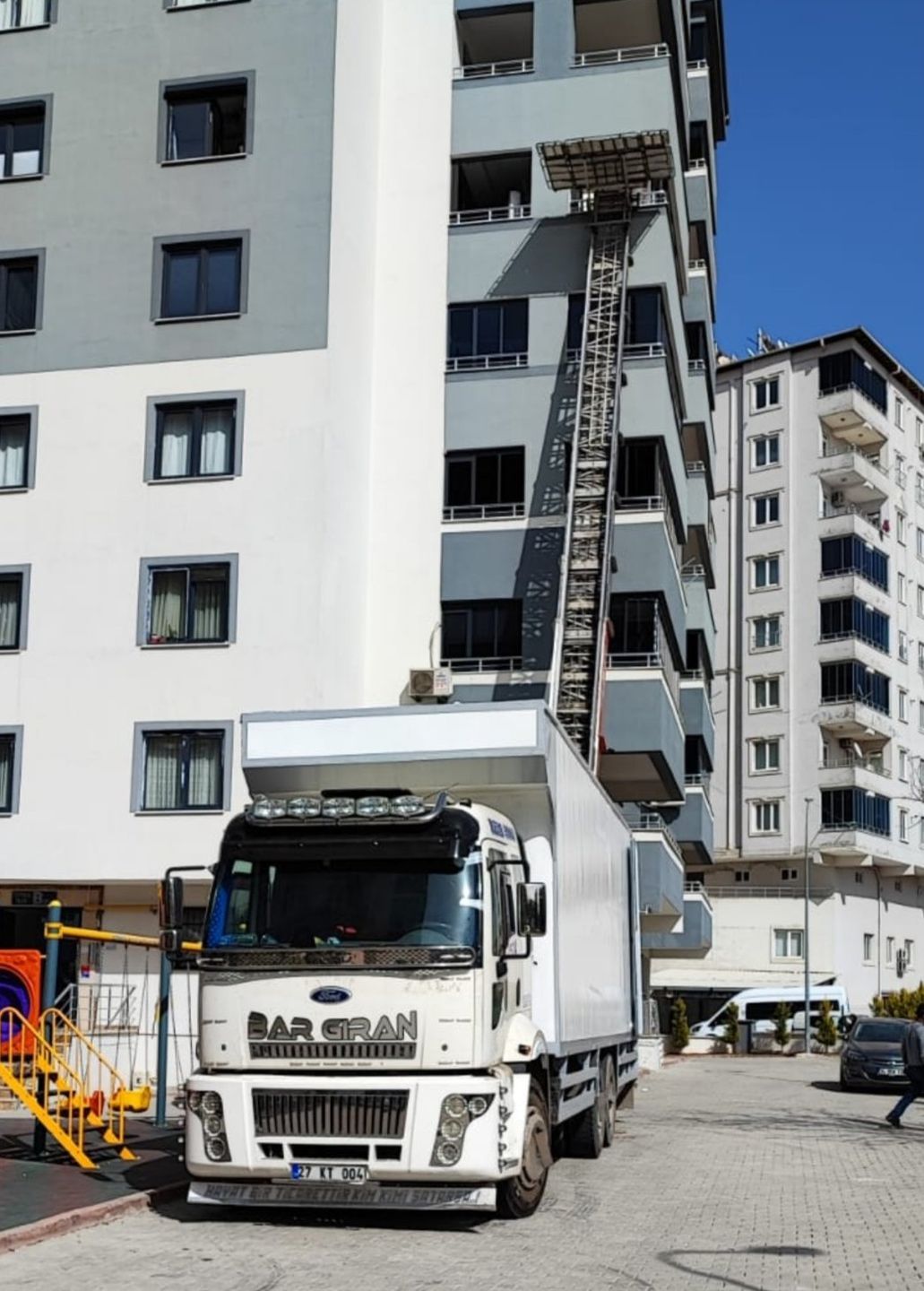 Beyoğlu Evden Eve Nakliyat - Gaziantep asansörlü taşımacılık kamyonu ve asansör sistemi
